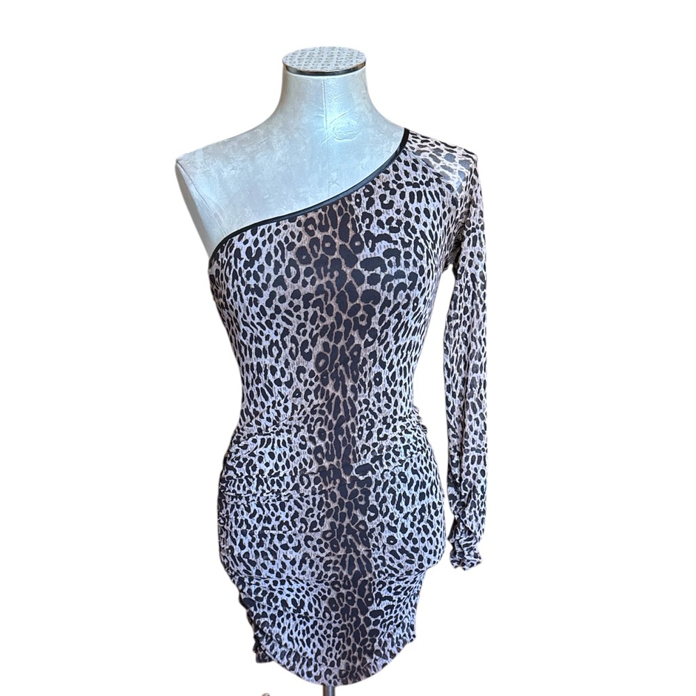 2b Bebe Dress Animal Print Leopard One Shoulder Size small